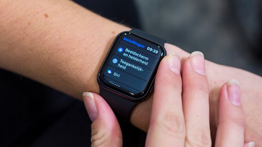 Apple Watch Zoomed Text